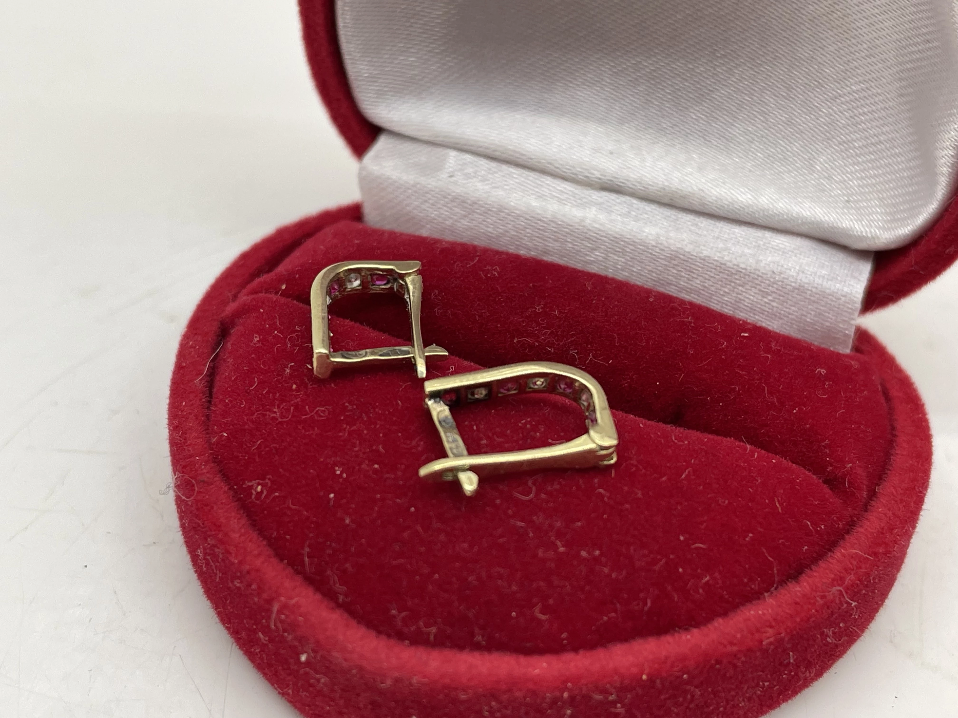 delikatne-zlote-kolczyki-076g-p333-marka-lovrin