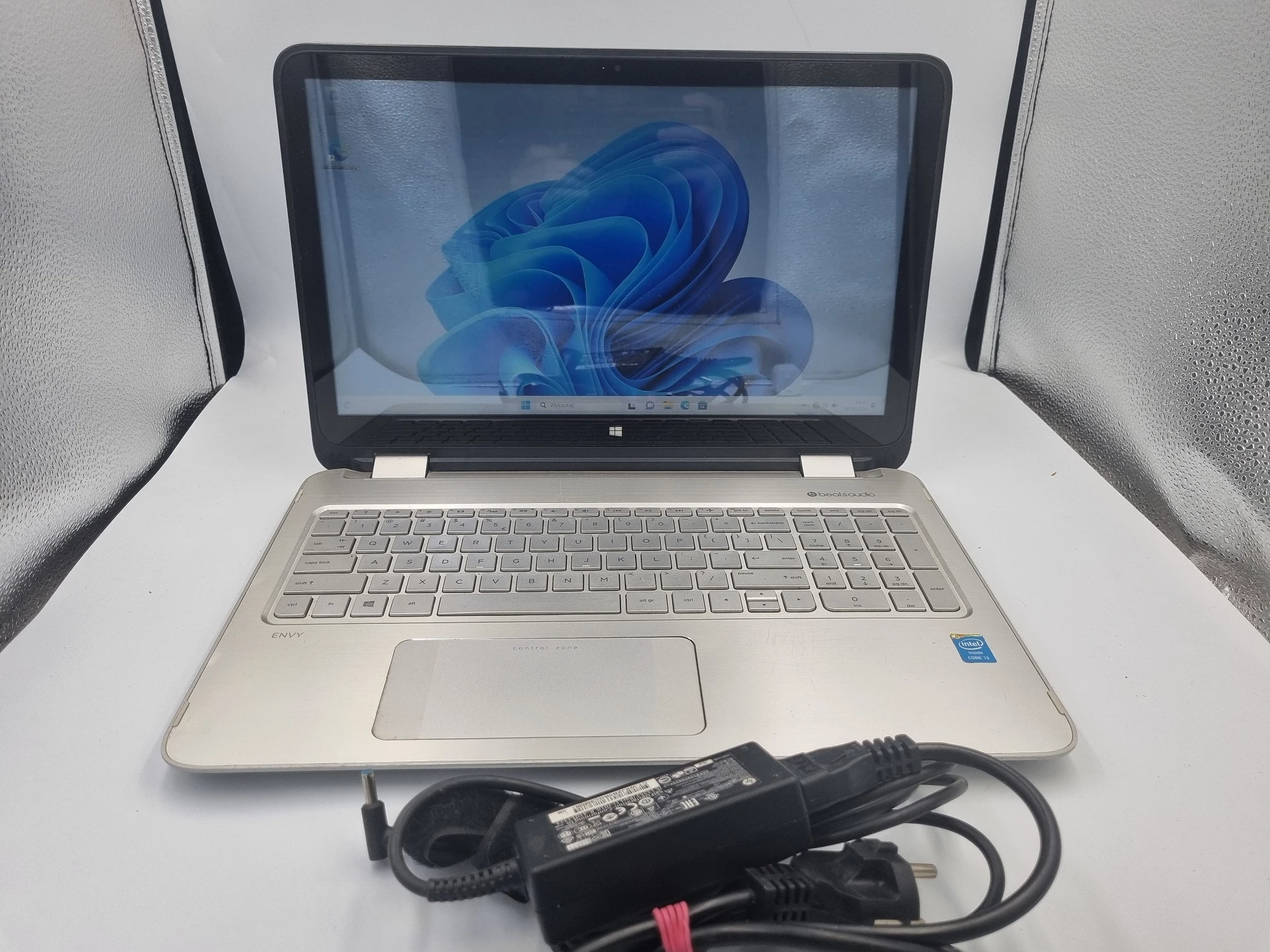 laptop-hp-envy-15-x360-i3-4030u-8gb-256gb-ssd-opis-ean-gtin-0889899055472