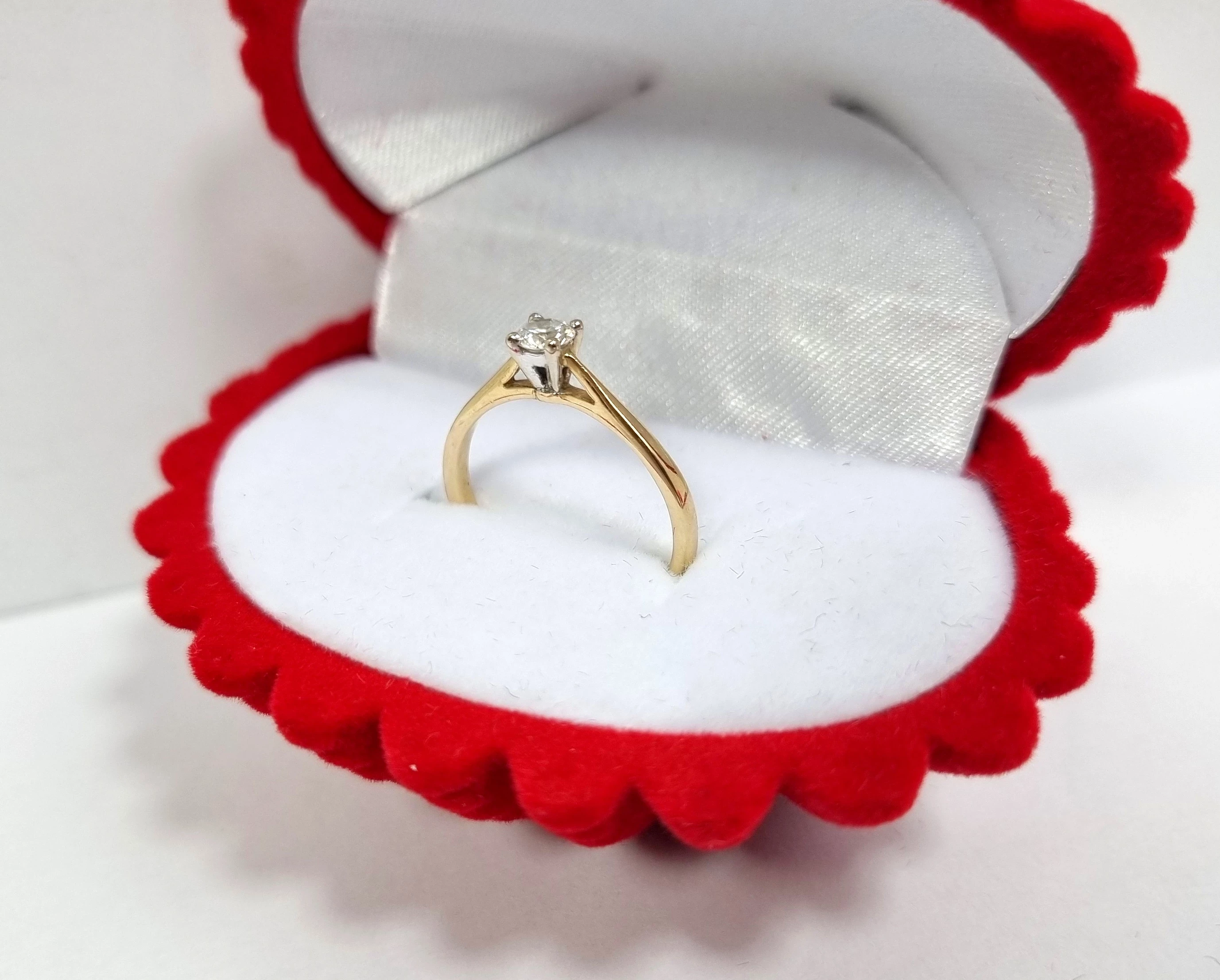 zloty-pierscionek-diament-018ct-585-129g-r8-waga-210