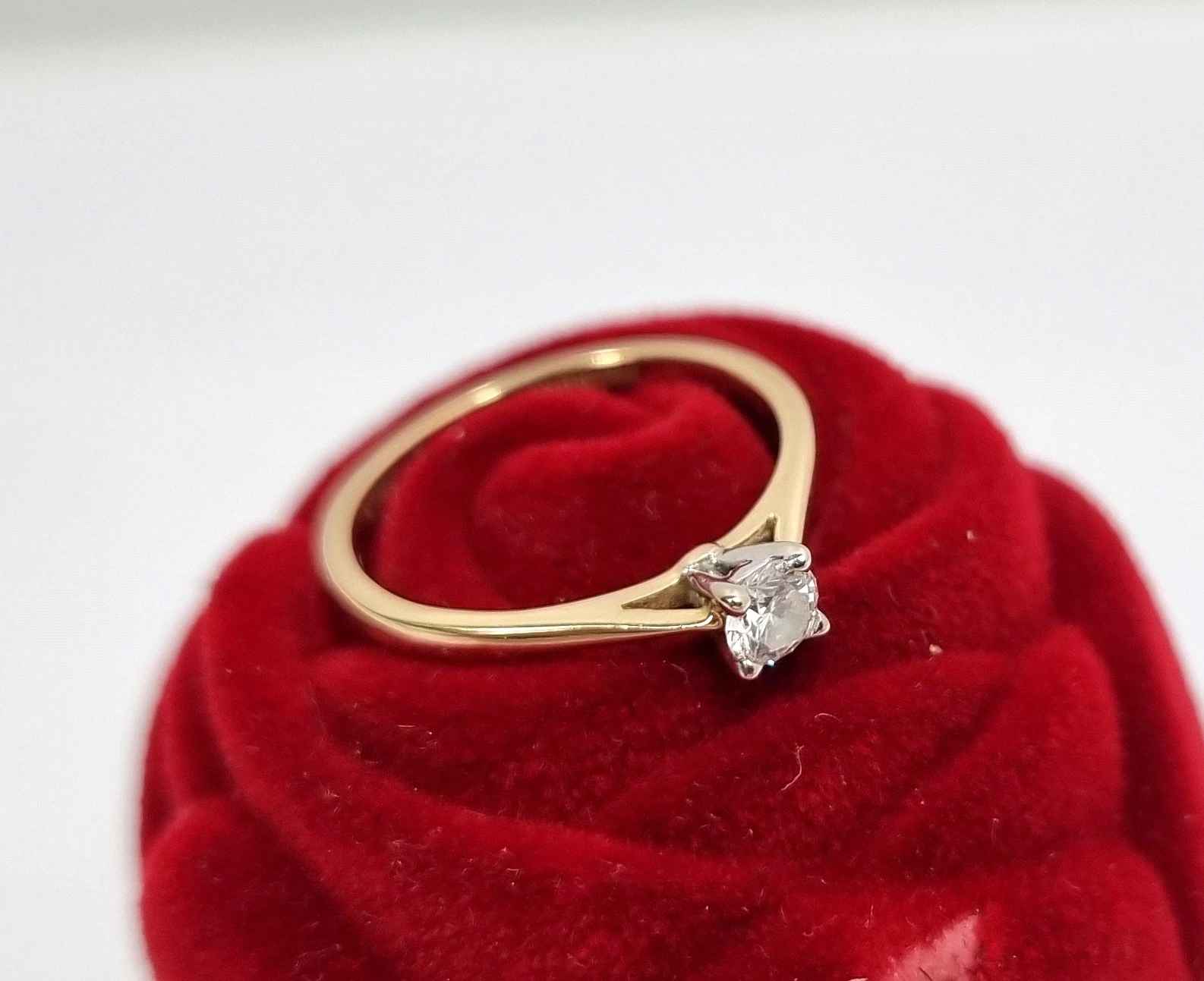 zloty-pierscionek-diament-018ct-585-129g-r8-plec-15851-1