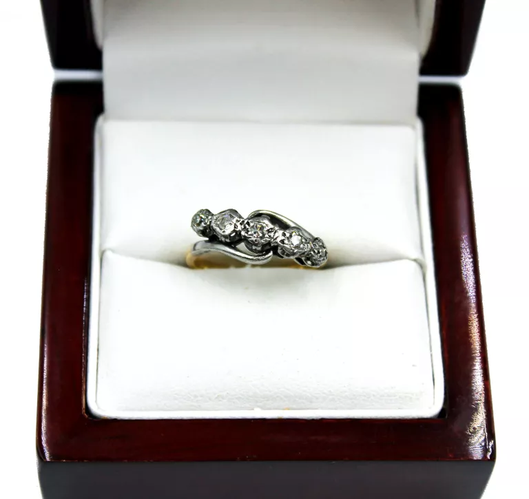 zloty-pierscionek-z-diamentem-30-g-r-12-pr-750-certyfikat-pl-zygmunta-starego-17-sc-grodzisk