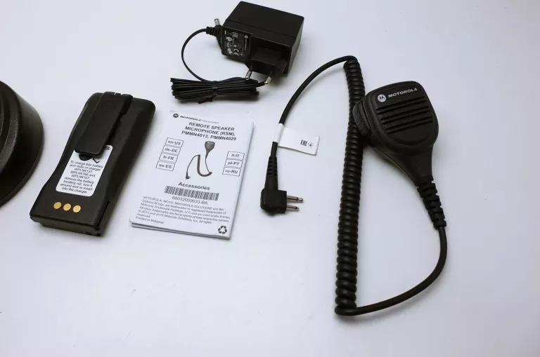 RADIOTELEFON MOTOROLA DP1400 ZESTAW
