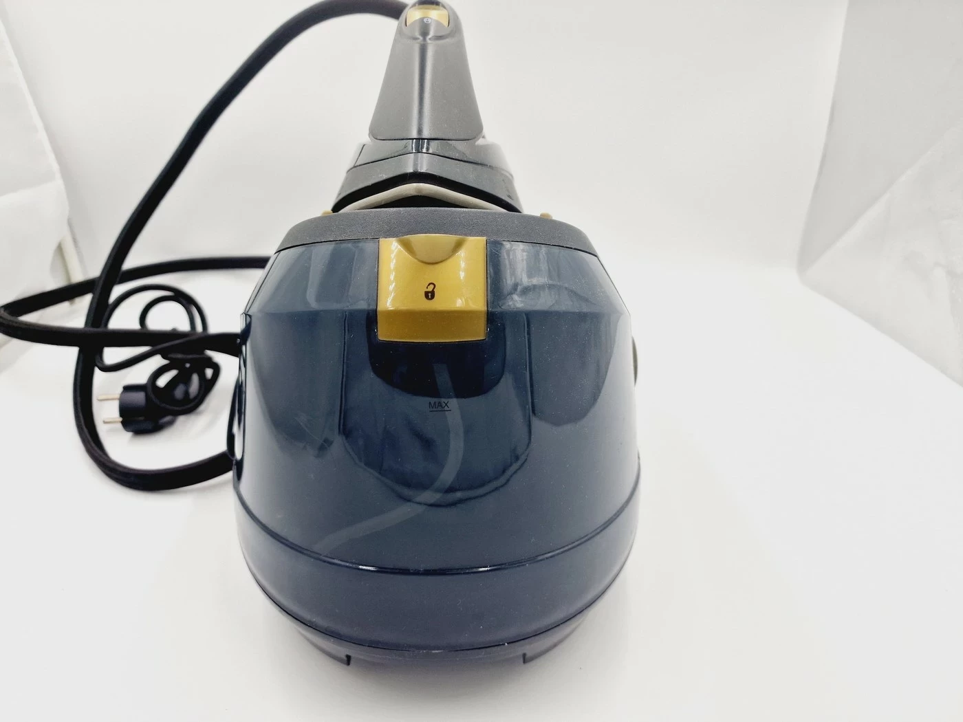 stacja-parowa-blackdecker-bxss2400e-2400-w-opis-kolor-dominujacy-129357-3