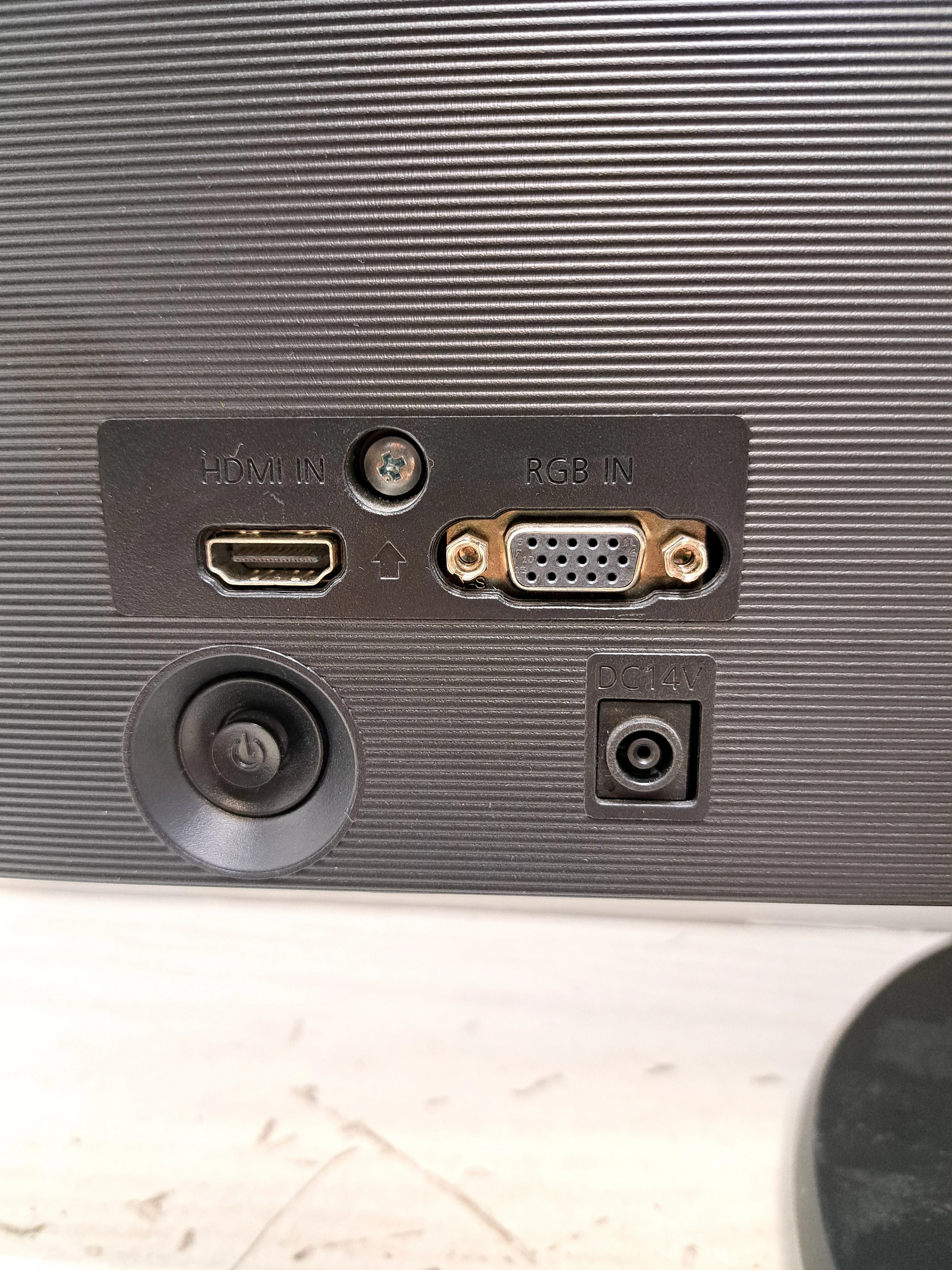 monitor-samsung-s27f350fhu-rodzaj-podswietlania-led