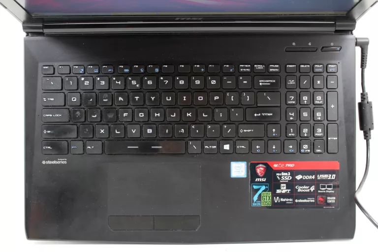 LAPTOP MSI GL62 I5-7300 8GB/128GB+1TB GTX 1050
