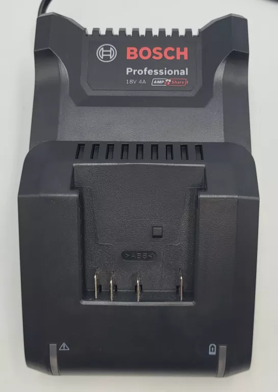 ŁADOWARKA BOSCH GAL 18V-40 2607226251