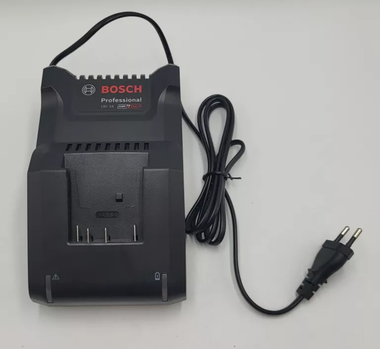 ŁADOWARKA BOSCH GAL 18V-40 2607226251