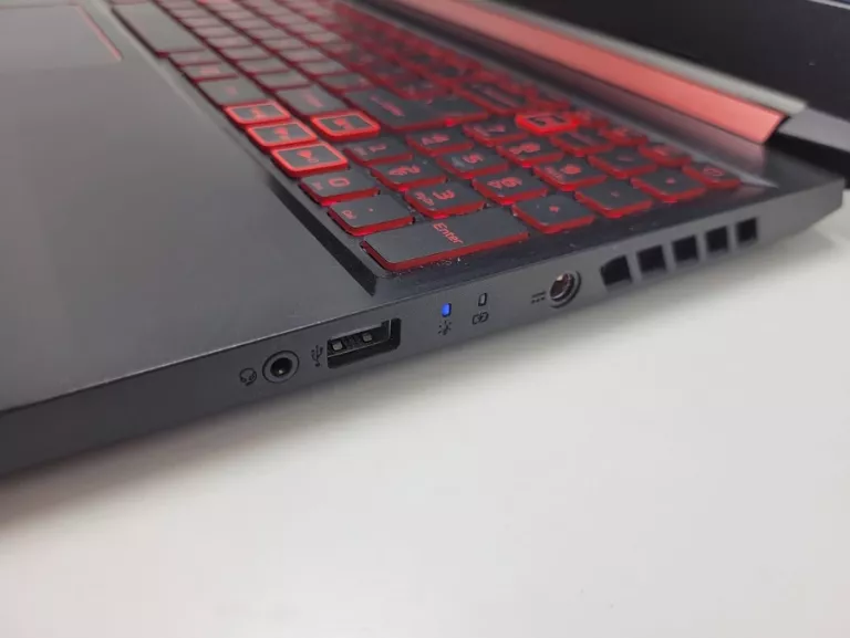 LAPTOP ACER NITRO 5 (NH.Q59EP.033) GTX 1650 I5 16GB RAM 512SSD