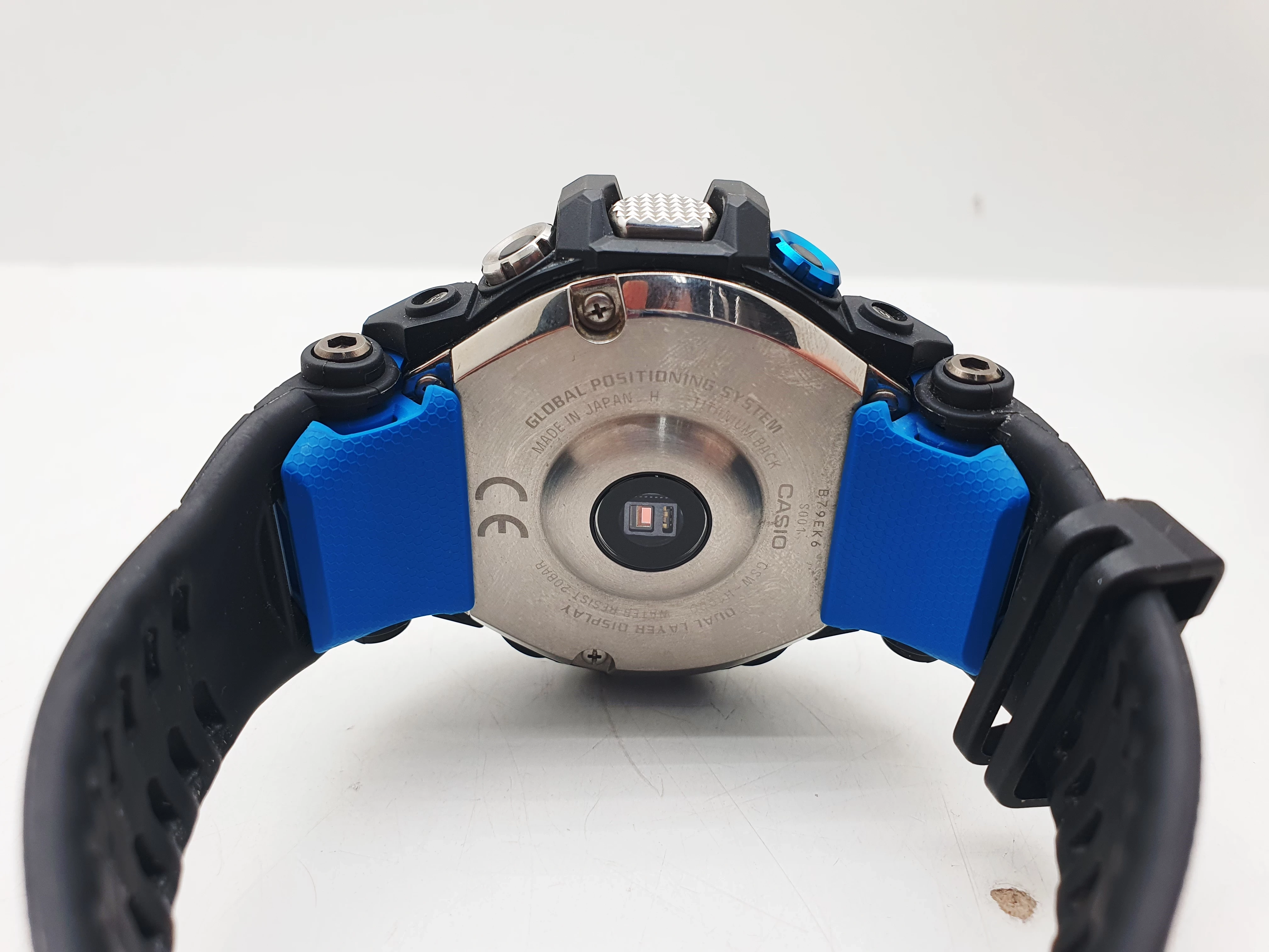 zegarek-smartwatch-meski-casio-g-shock-gsw-h1000-komplet-ksztalt-koperty-okragla