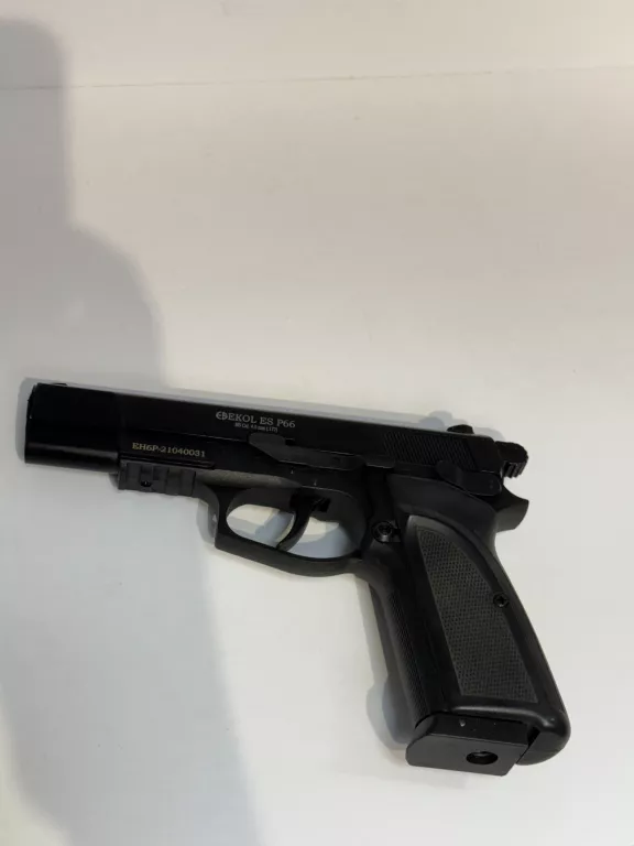 WIATRÓWKA / PISTOLET EKOL ES P66 4,5MM / CO2 / WALIZKA