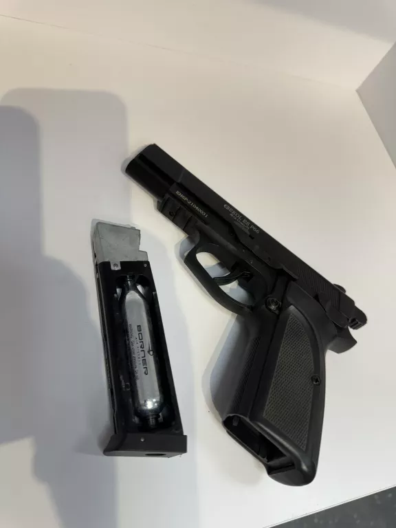 WIATRÓWKA / PISTOLET EKOL ES P66 4,5MM / CO2 / WALIZKA