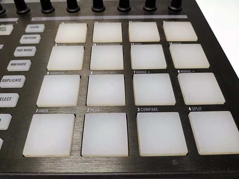 SAMPLER NATIVE INSTRUMENTS MASCHINE