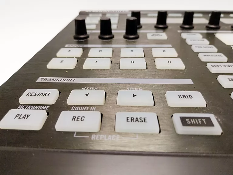 SAMPLER NATIVE INSTRUMENTS MASCHINE