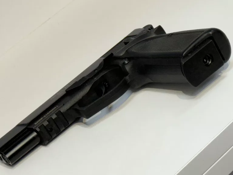 WIATRÓWKA / PISTOLET EKOL ES P66 4,5MM / CO2 / WALIZKA