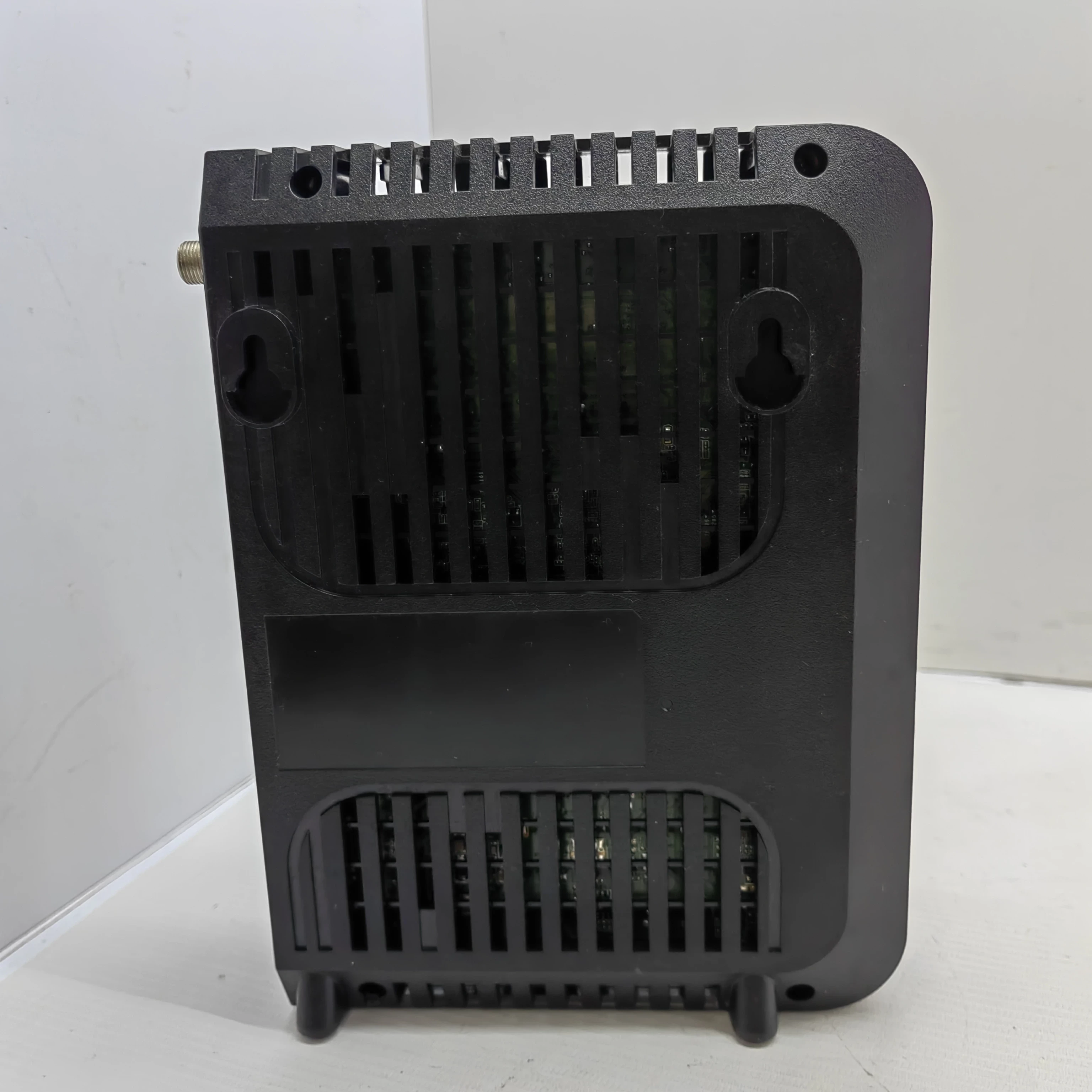 router-technicolor-cisco-epc3928s-model-epc3949ad