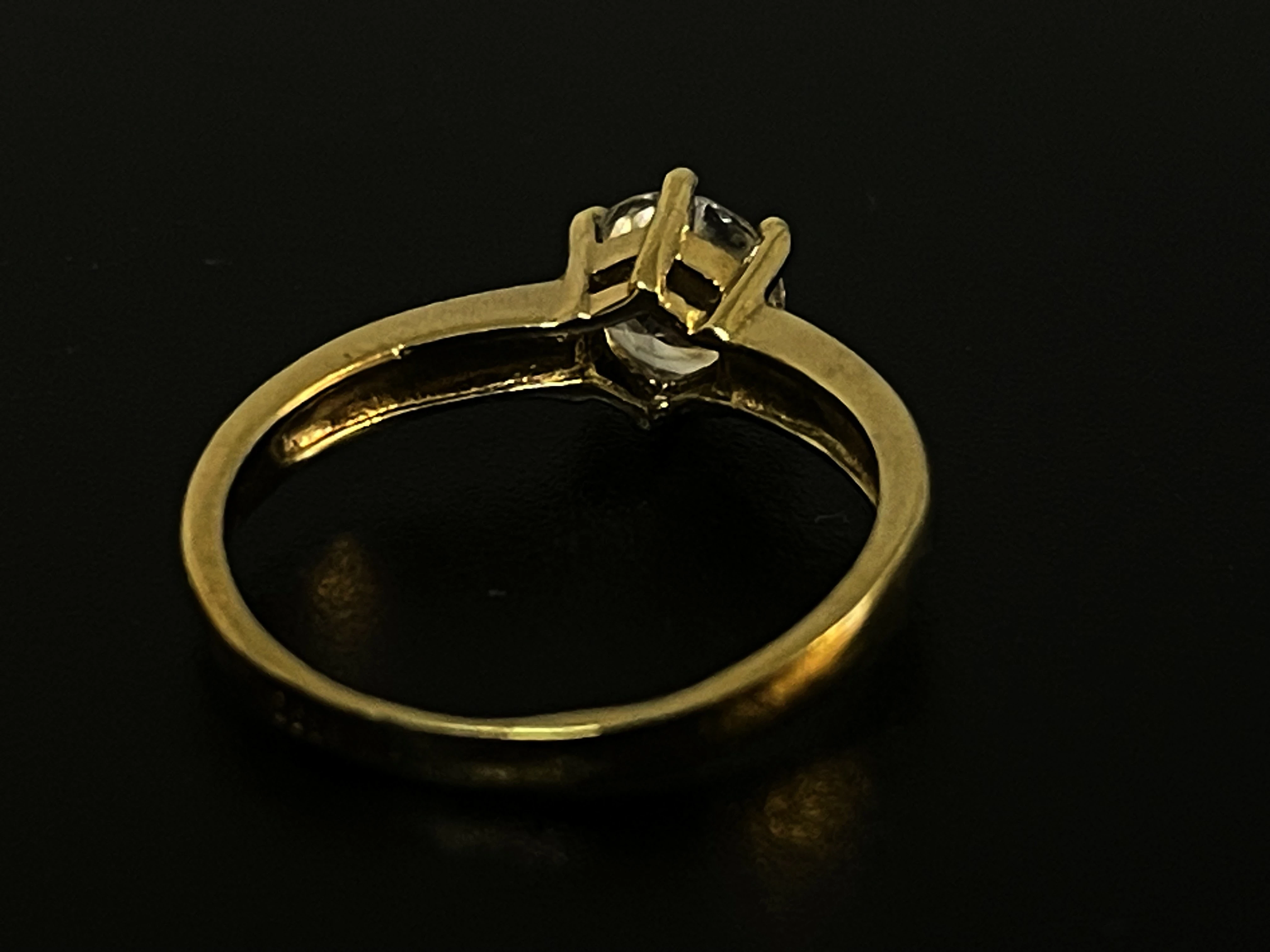 cudowny-zloty-pierscionek-z-cyrkonia-pr-333-w-228-g-stan-uzywany