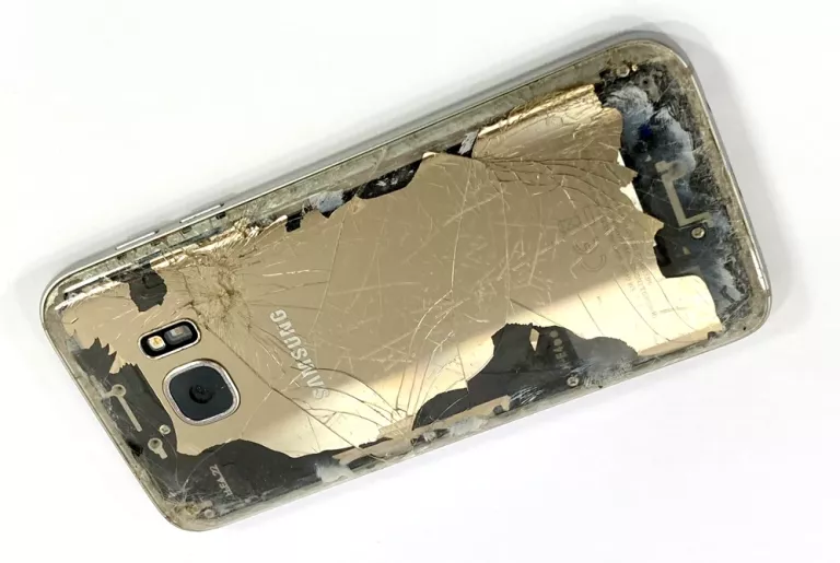 SMARTFON SAMSUNG GALAXY S7 4/32GB ZŁOTY - GUBI SIEĆ / GRZEJE SIĘ!!