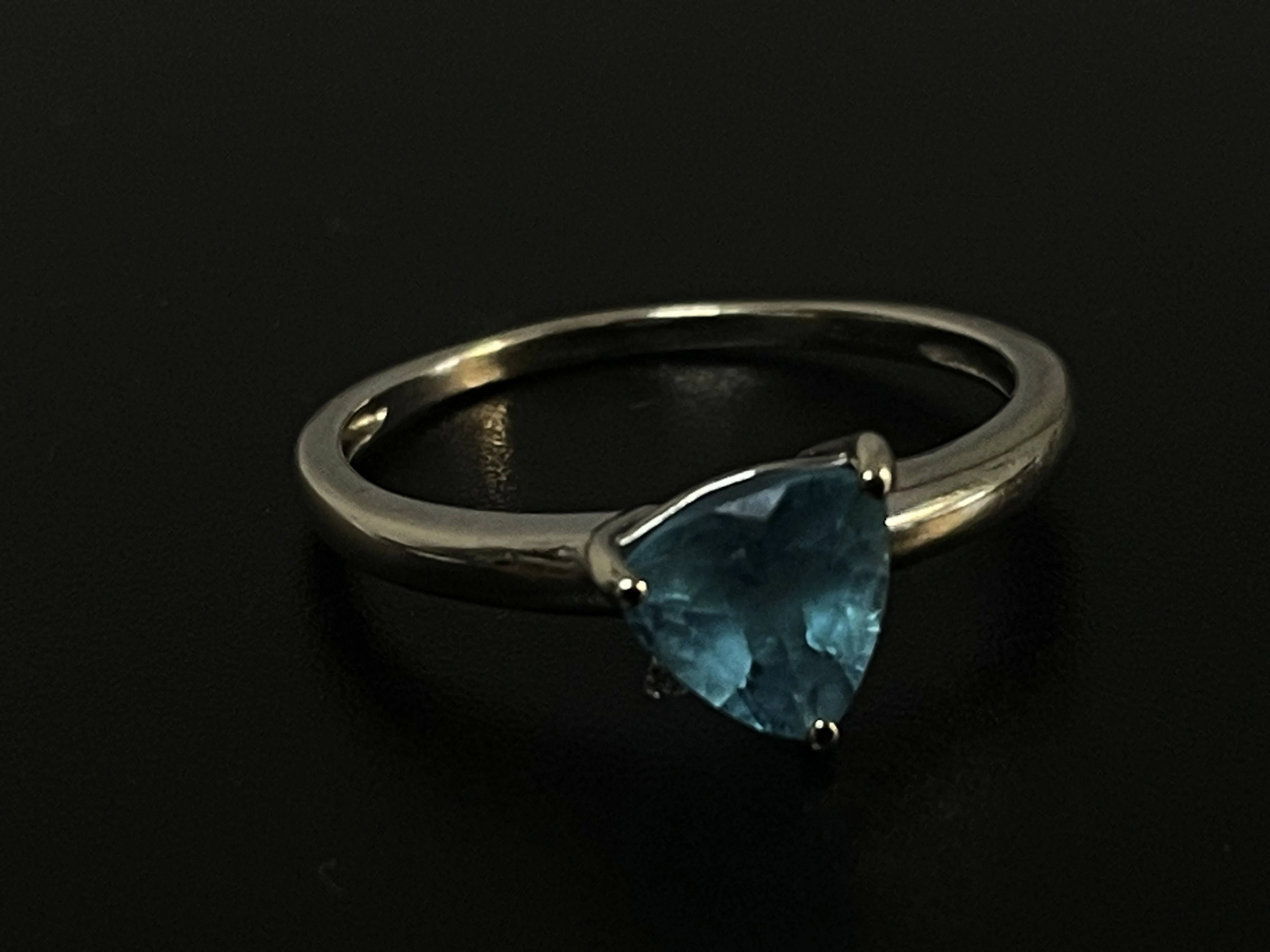 piekny-zloty-pierscionek-z-cyrkonia-pr-333-w-220-pilsudskiego-15a-kwidzyn