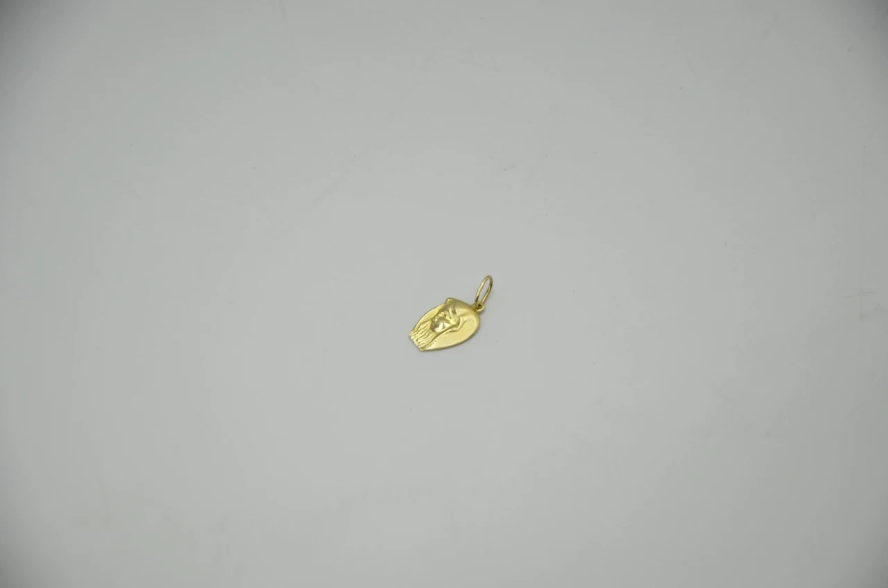 zloty-medalik-matka-boza-material-15835-2