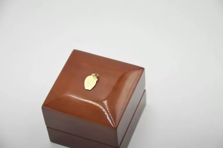 zloty-medalik-matka-boza-stan-11323-2