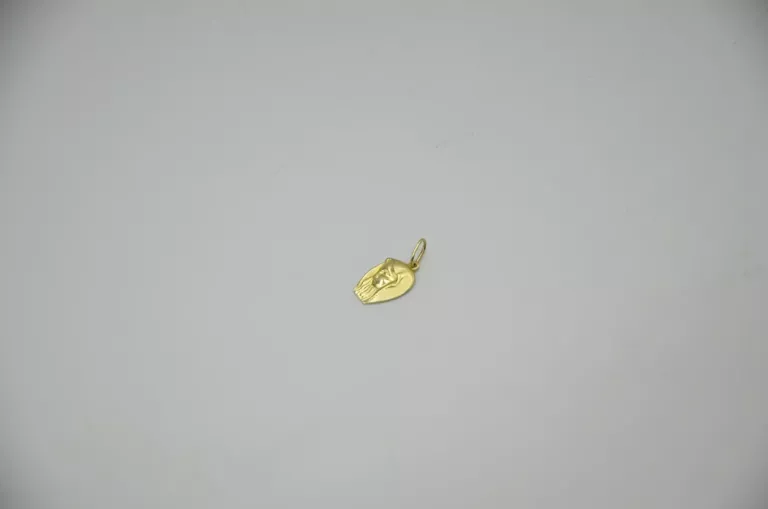 zloty-medalik-matka-boza-material-15835-2