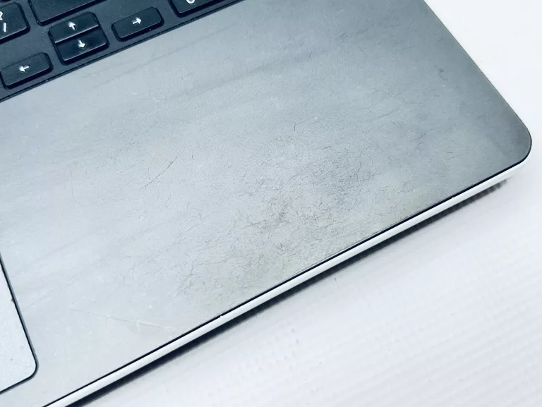 LAPTOP DELL P51F + ŁAD WIN 10/1TB HDD/4GB/I3 5 GEN OPIS !!