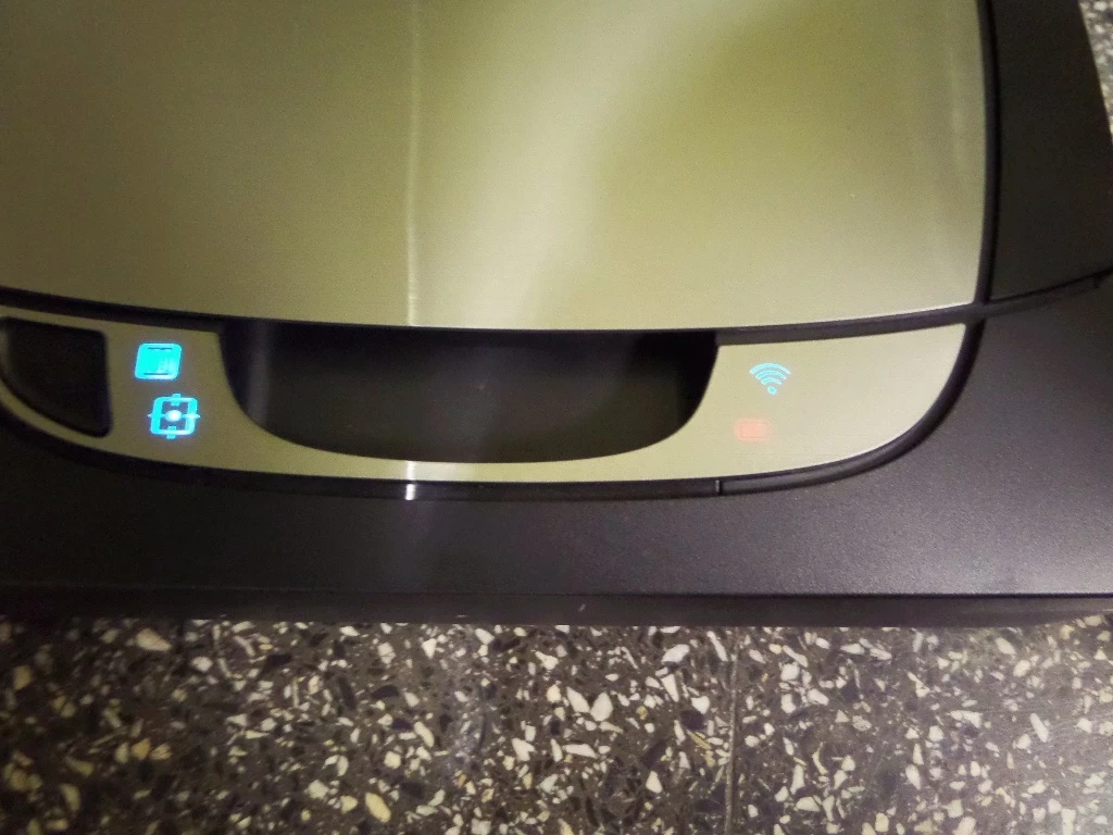 robot-sprzatajacy-neato-d7-czytaj-opis-stan-uszkodzony