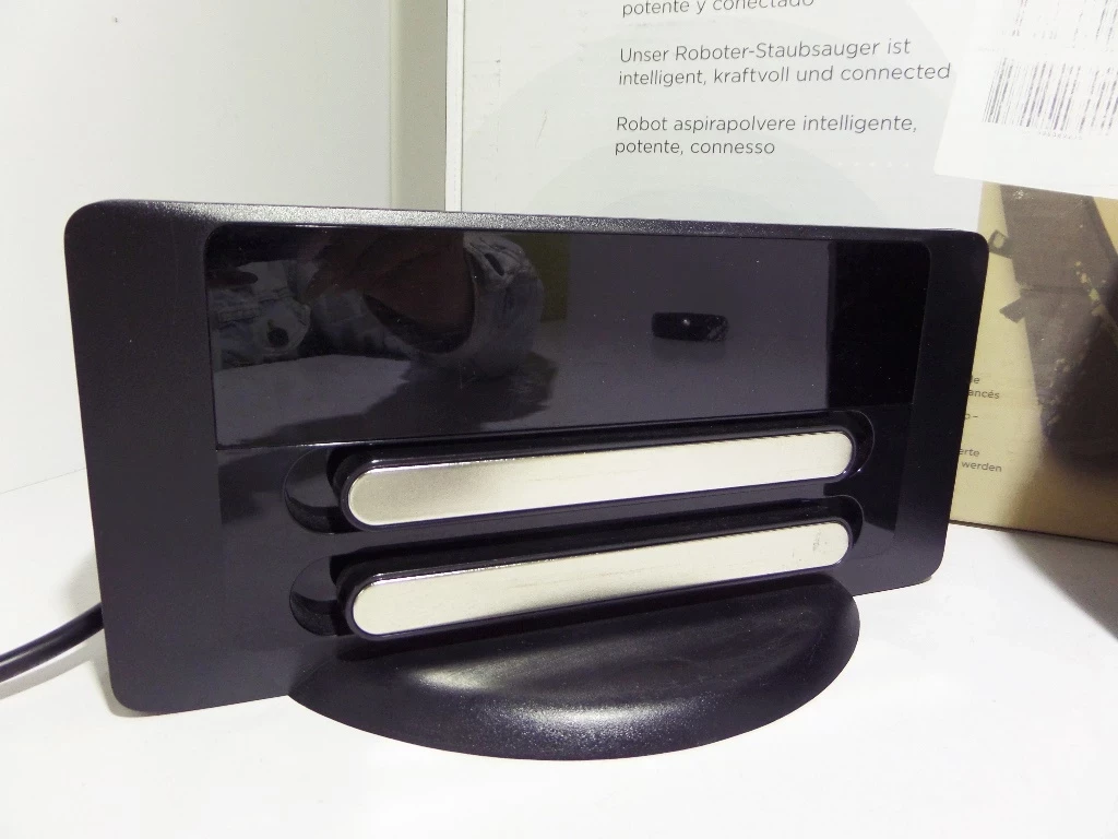 robot-sprzatajacy-neato-d7-czytaj-opis-kolor-dominujacy-czarny