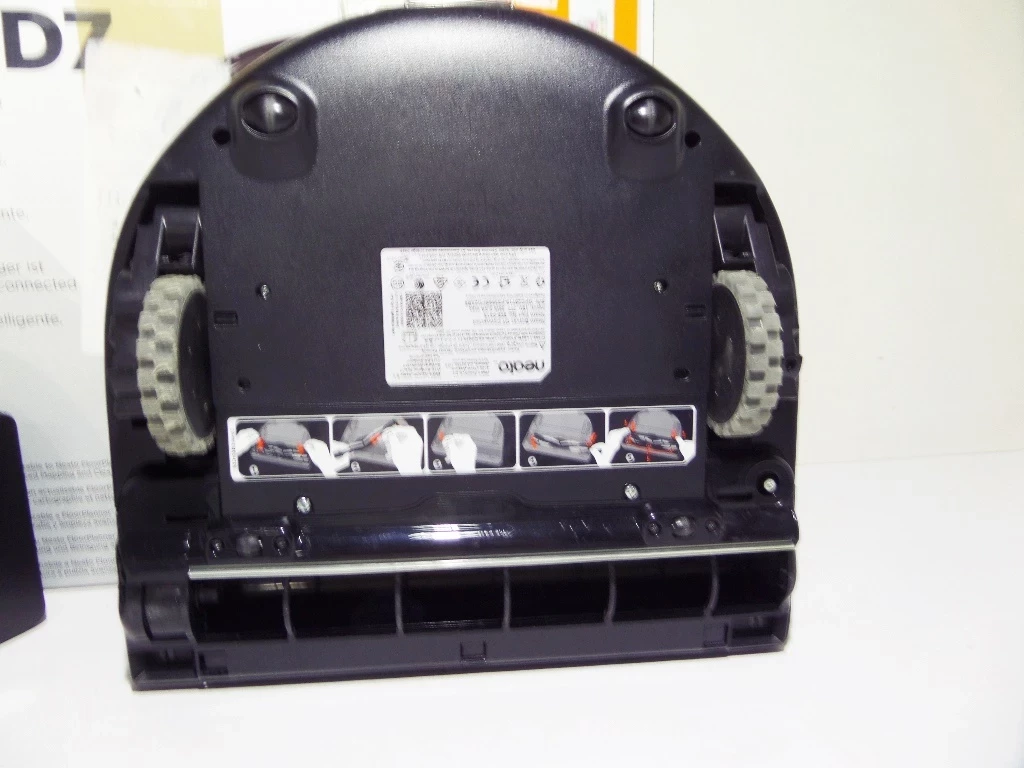 robot-sprzatajacy-neato-d7-czytaj-opis-product-id-0d9604af-e73c-413a-a7cb-dfa137e01ed7