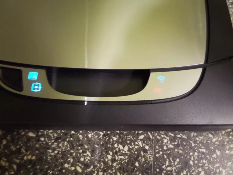 robot-sprzatajacy-neato-d7-czytaj-opis-stan-uszkodzony