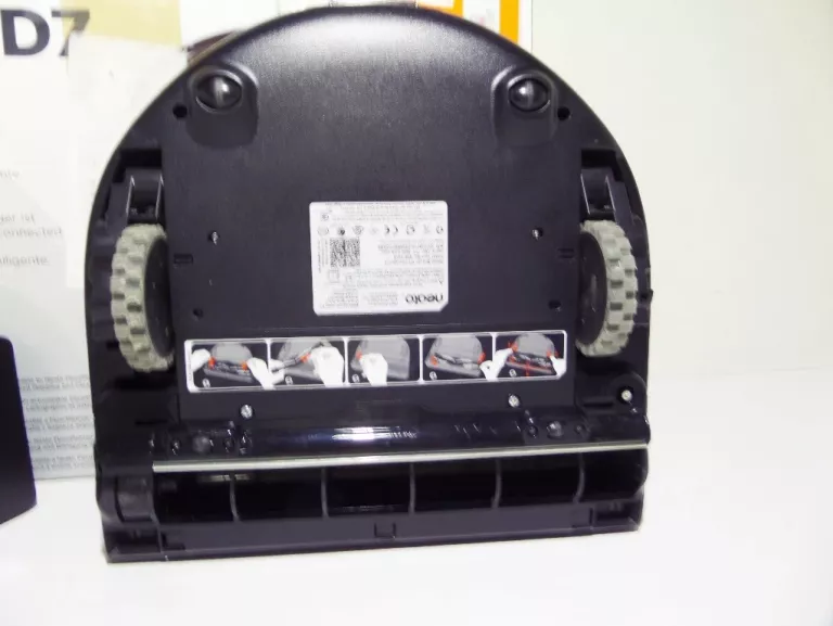 robot-sprzatajacy-neato-d7-czytaj-opis-product-id-0d9604af-e73c-413a-a7cb-dfa137e01ed7