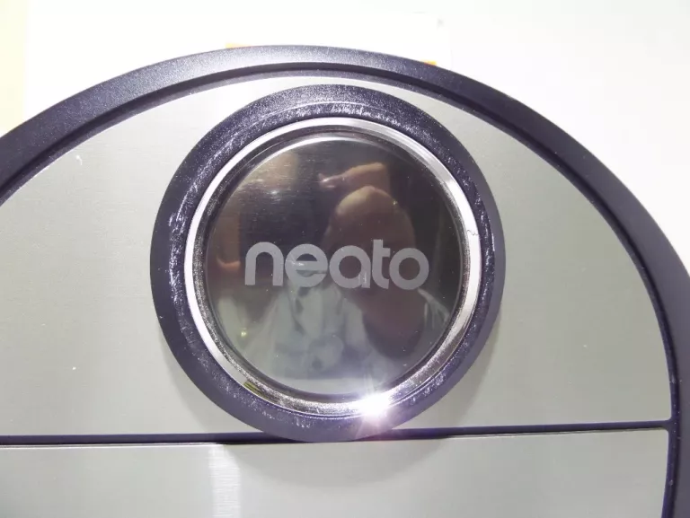 robot-sprzatajacy-neato-d7-czytaj-opis-czas-pracy-bezprzewodowej-90