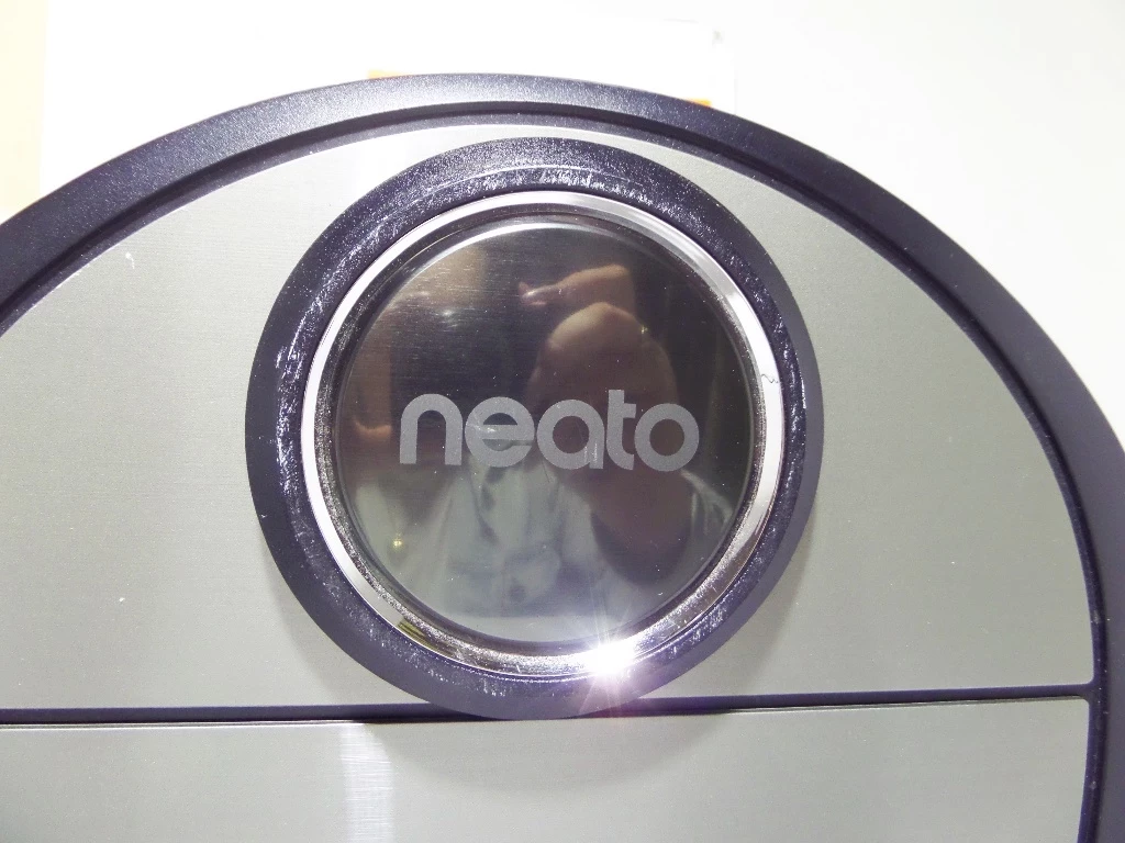 robot-sprzatajacy-neato-d7-czytaj-opis-czas-pracy-bezprzewodowej-90