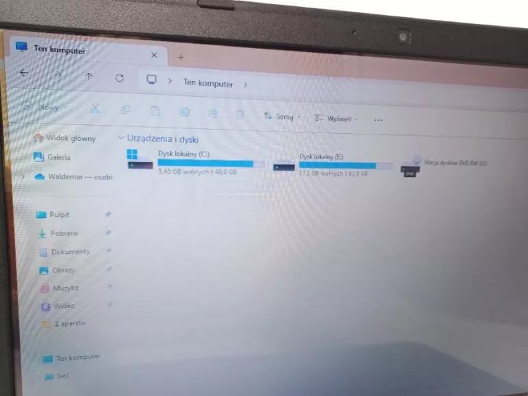LAPTOP DELL P28F + ŁADOWARKA