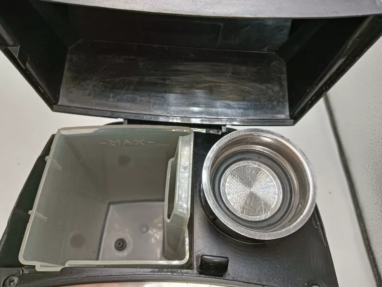 ekspress-do-kawy-delonghi-ec-156b-rodzaj-ekspresu-kolbowy