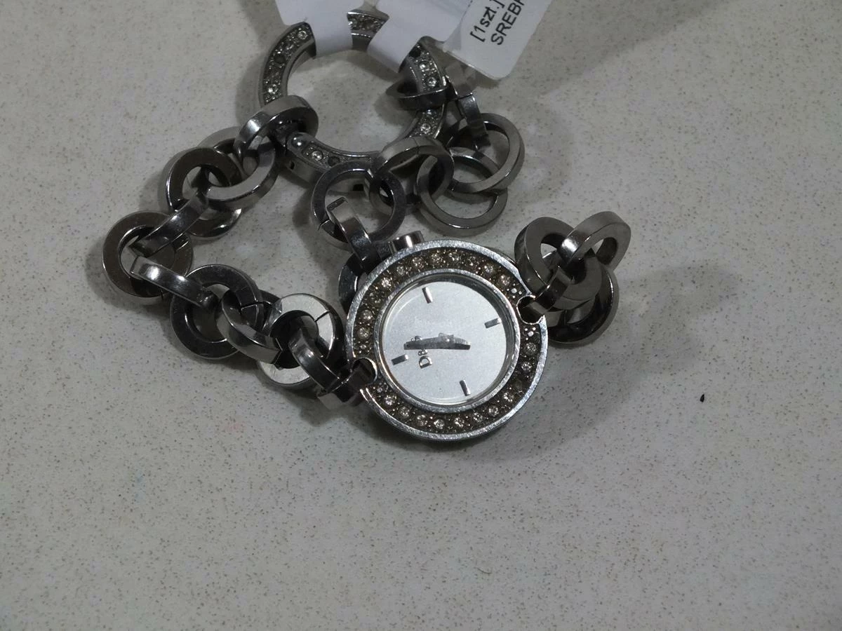 zegarek-dg-koloru-srebrnego-stan-uzywany