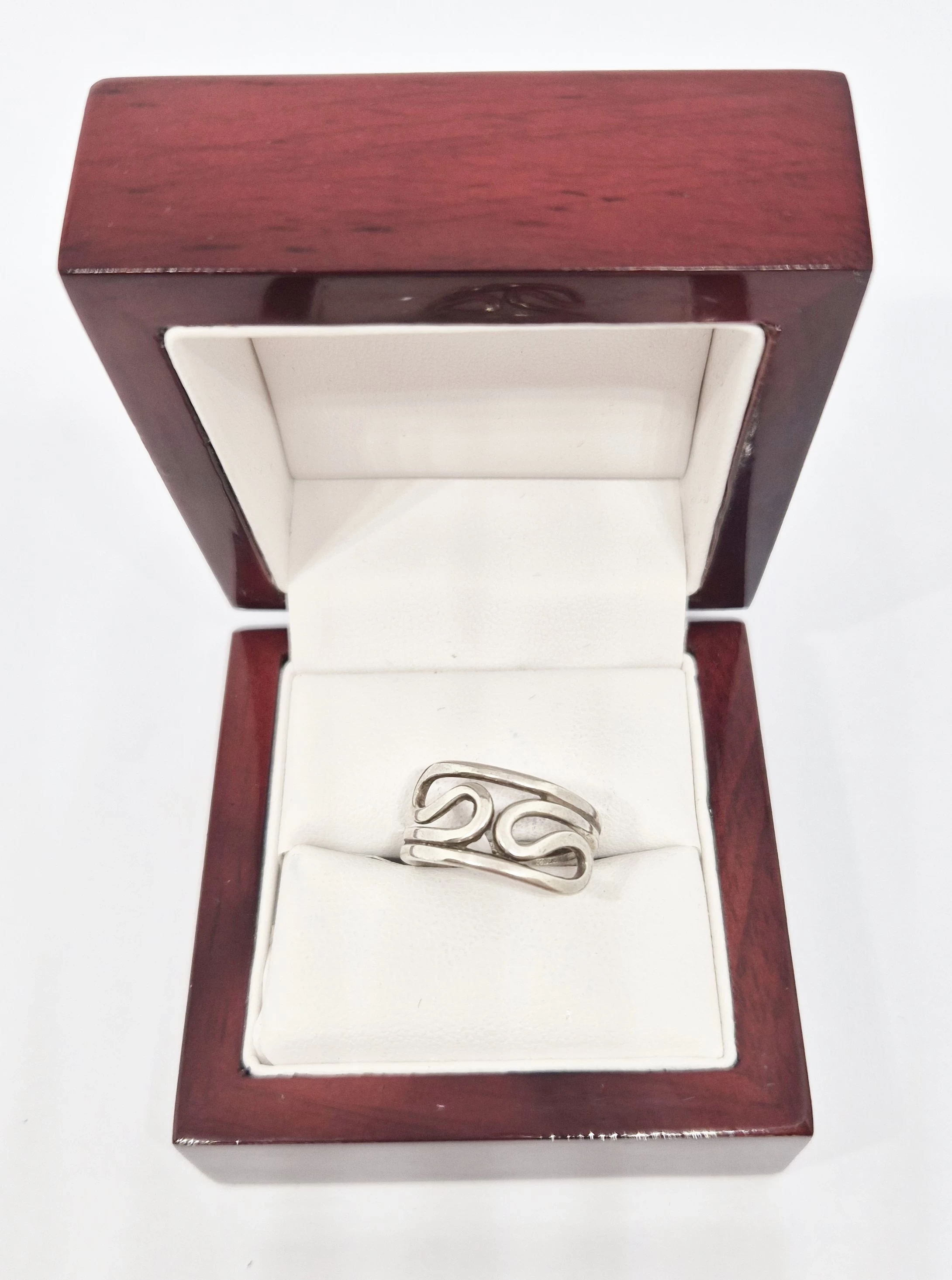 srebrny-pierscionek-328-g-925-plac-wolnosci-10-konin