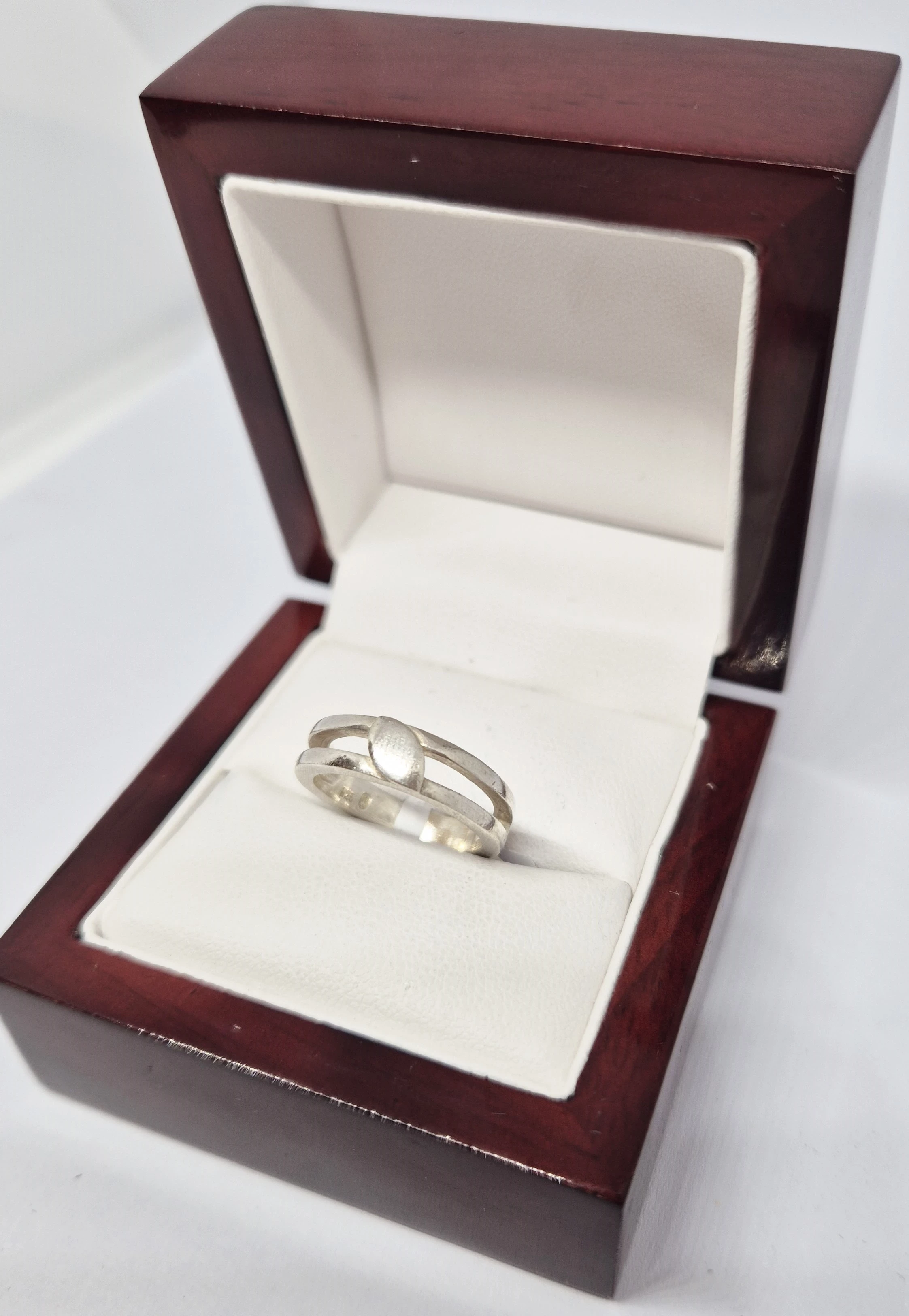 srebrny-pierscionek-413-g-925-stan-uzywany