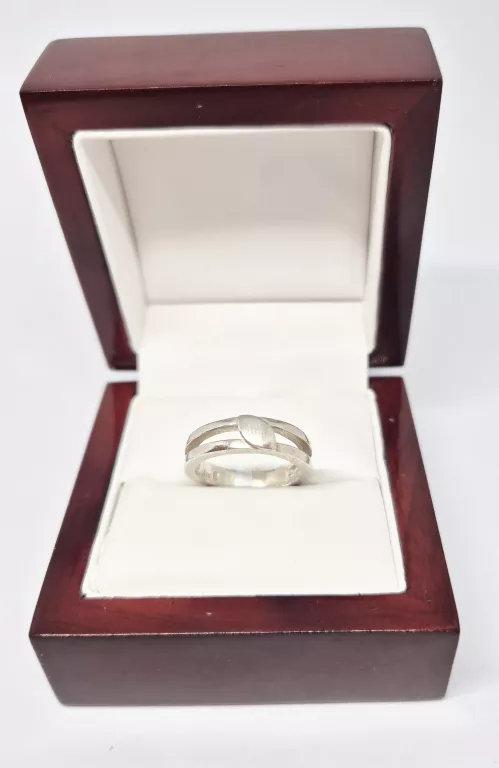 srebrny-pierscionek-413-g-925-plac-wolnosci-10-konin