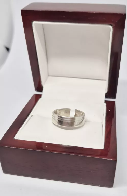 SREBRNA OBRĄCZKA 3,58 G 925