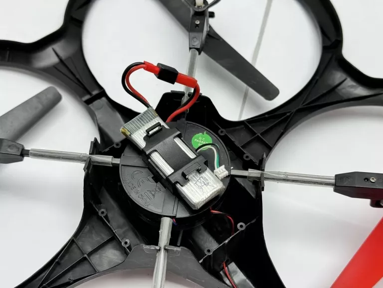 DRON SPARROW BY QUER Z PILOTEM