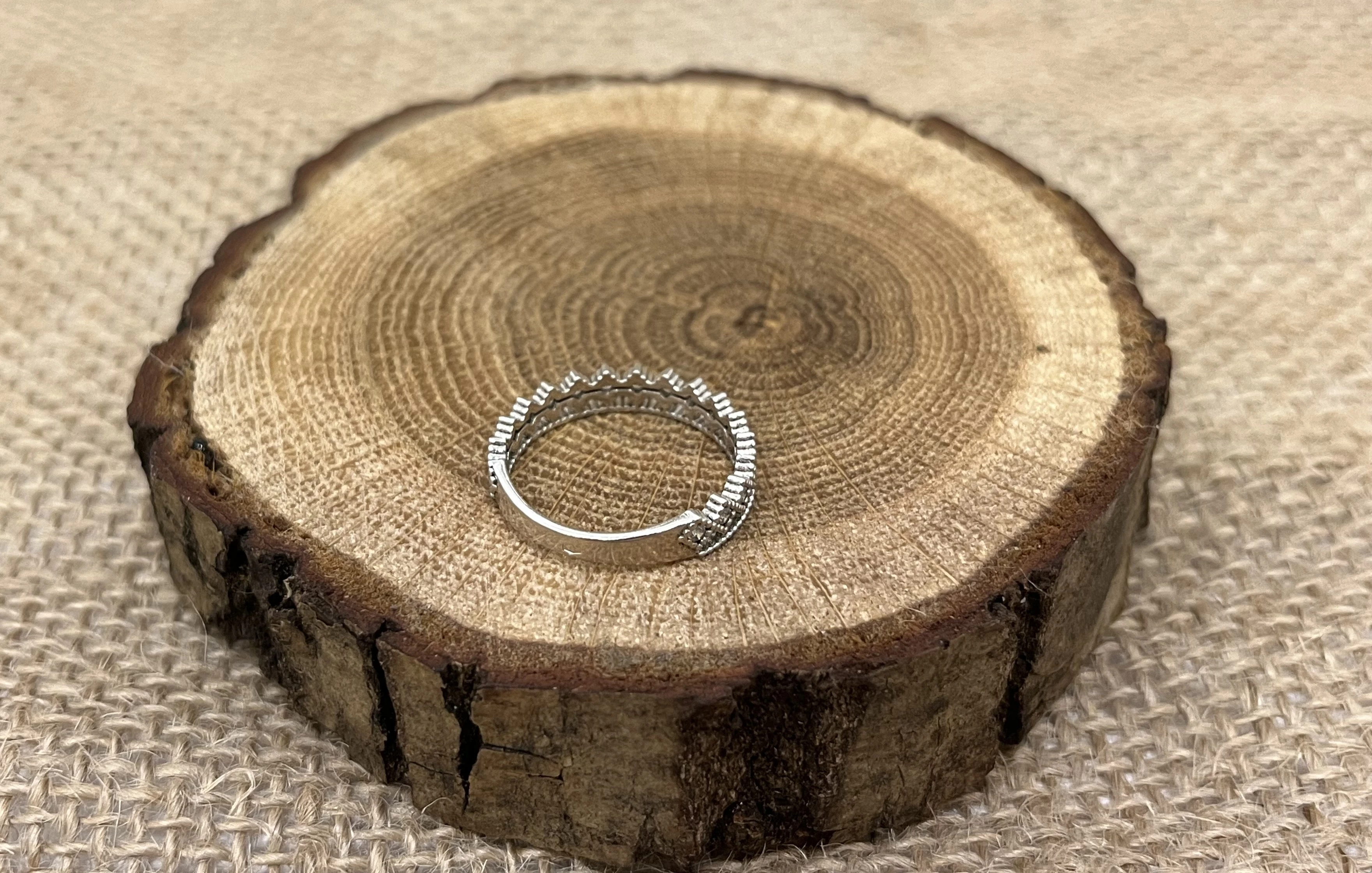 sliczny-pierscionek-biale-zloto-205g-p585-r15-material-15835-1