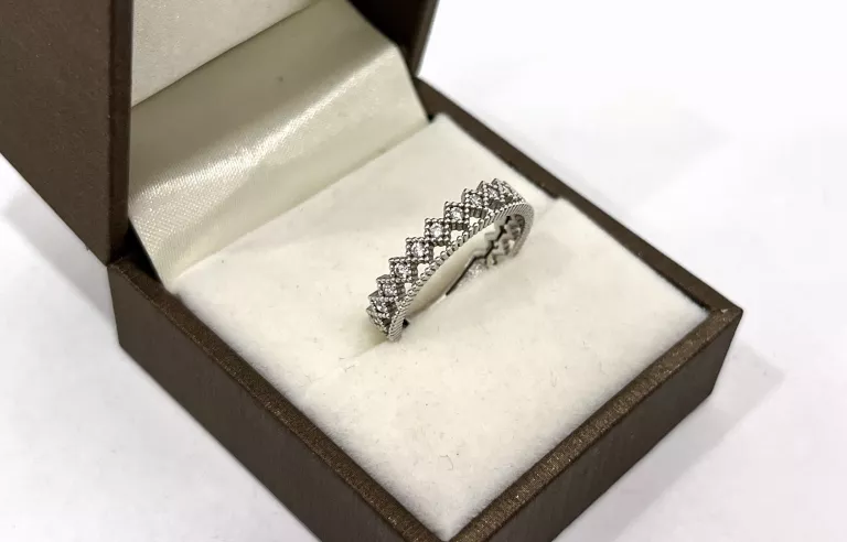 sliczny-pierscionek-biale-zloto-205g-p585-r15-reja-28-lebork-kwiatek