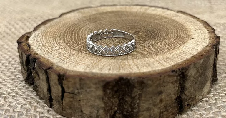 sliczny-pierscionek-biale-zloto-205g-p585-r15-stan-11323-2