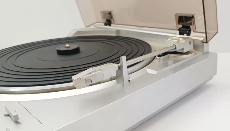 GRAMOFON DENON DP-29F