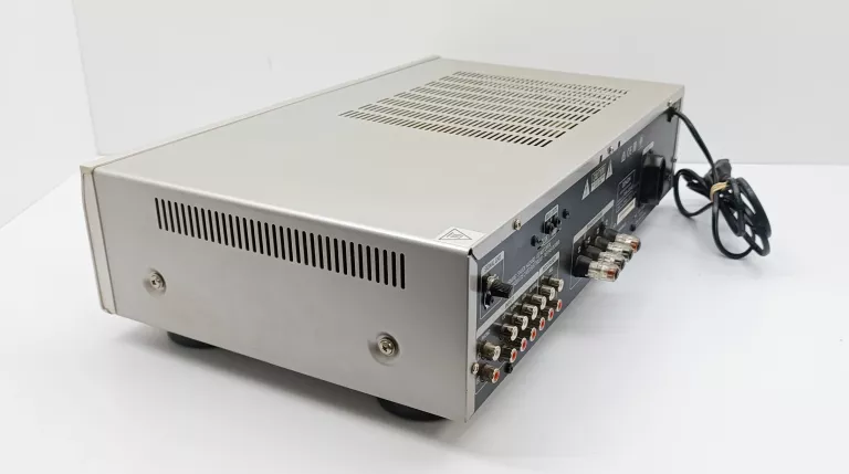 WZMACNIACZ DENON PMA-520AE