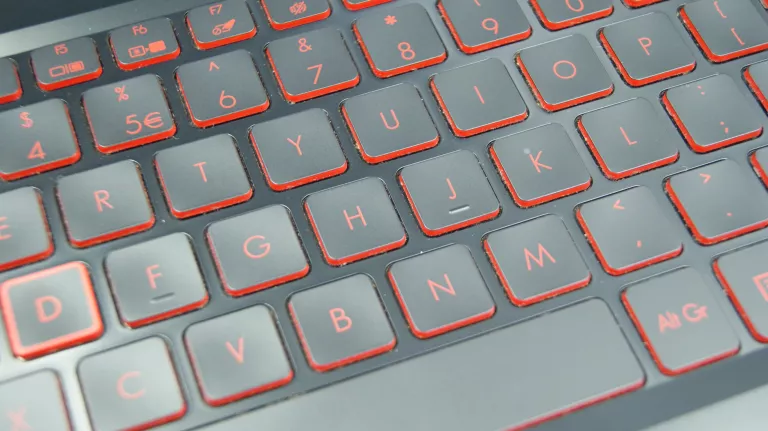 ACER NITRO 5 I5-8250U/8GB/1TB/GEFORCE MX150/WIN10
