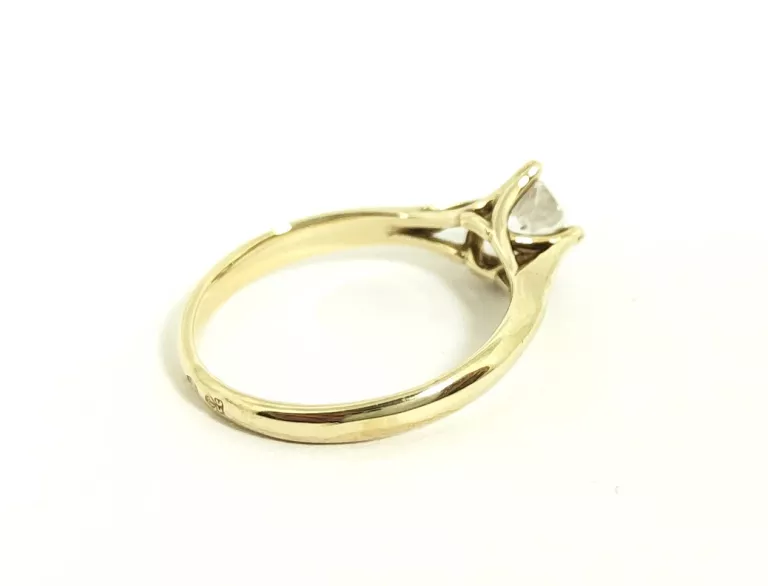 piekny-zloty-pierscionek-210-333-stan-uzywany