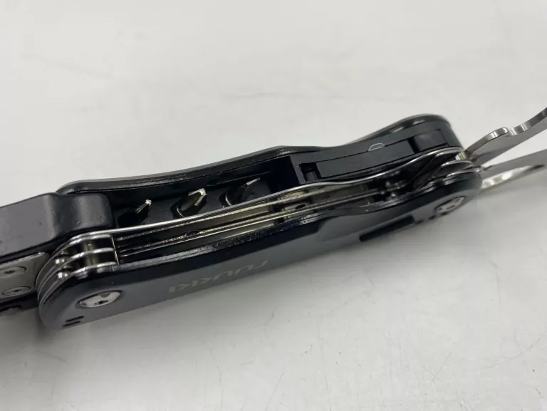 SCYZORYK/ MULTITOOL SAMOCHODOWY RUKKI KARTONIK