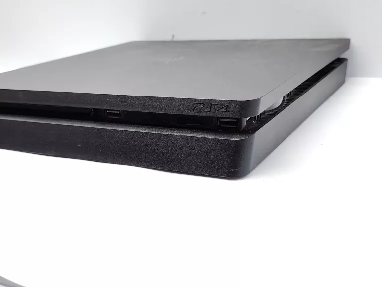 konsola-sony-ps4-slim-500gb-cuh-2116b-liczba-kontrolerow-w-zestawie-1